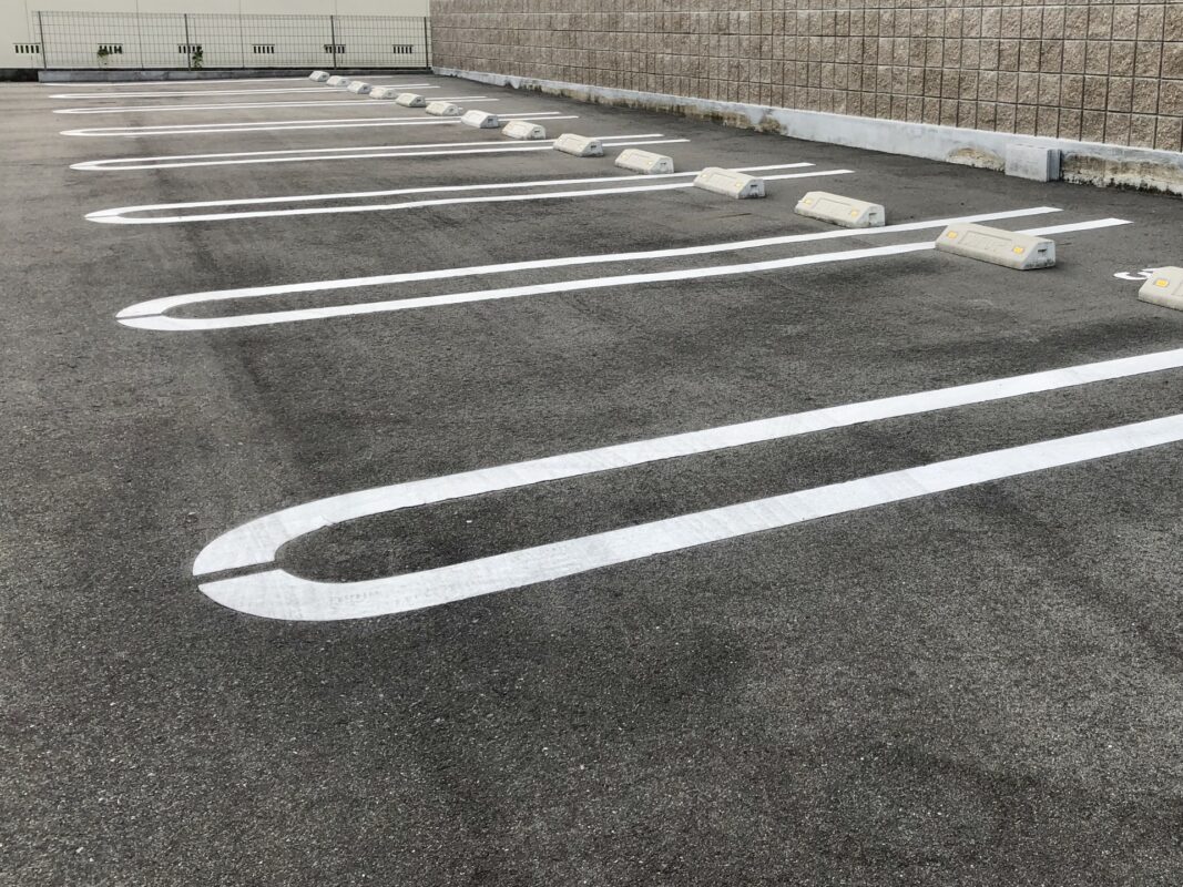 駐車場白線
